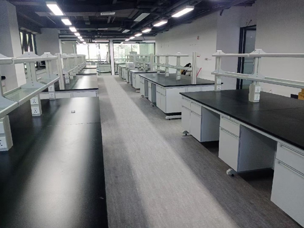 2021年广东公共卫生与健康医学院（筹）各实验基地基础实施设备和家具类采购项目